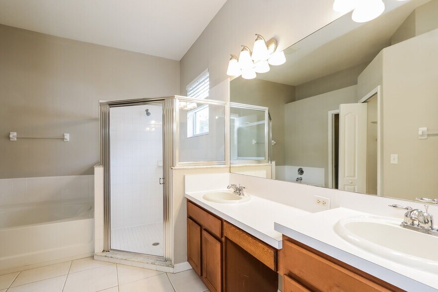 Building Photo - 14633 Deacon Ct