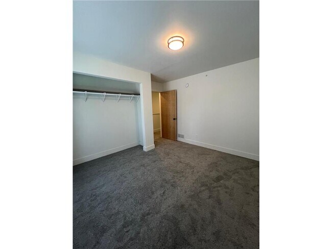 Building Photo - 131-137 W 46th St