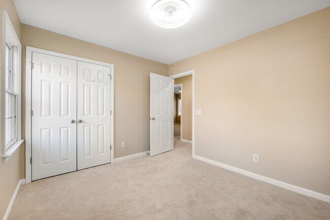 Building Photo - 9200 Brechin Dr