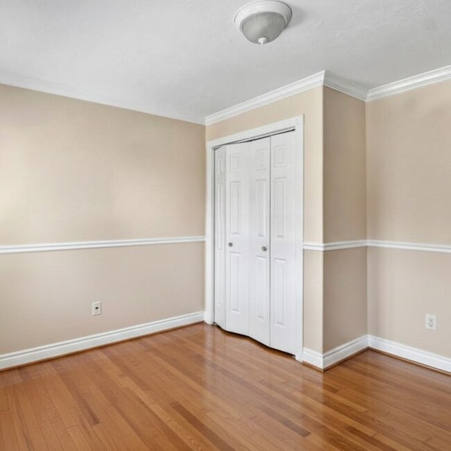 Building Photo - 1100 W 600 S