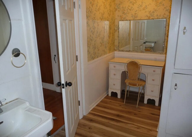 Building Photo - 523 MS-182