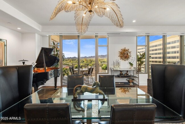 Building Photo - 2211 E Camelback Rd