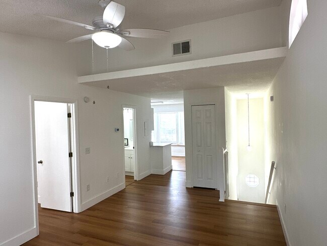 Building Photo - 6020 Scotchwood Glen