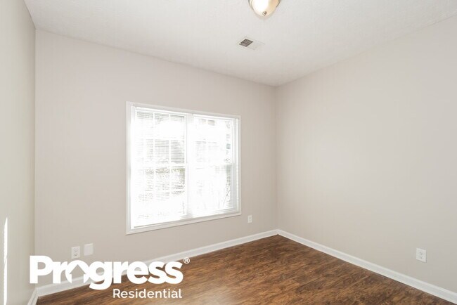 Building Photo - 2526 Riverwood Spg