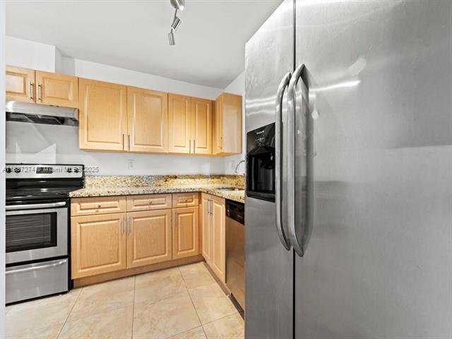 Building Photo - 8218 SW 82nd Ct