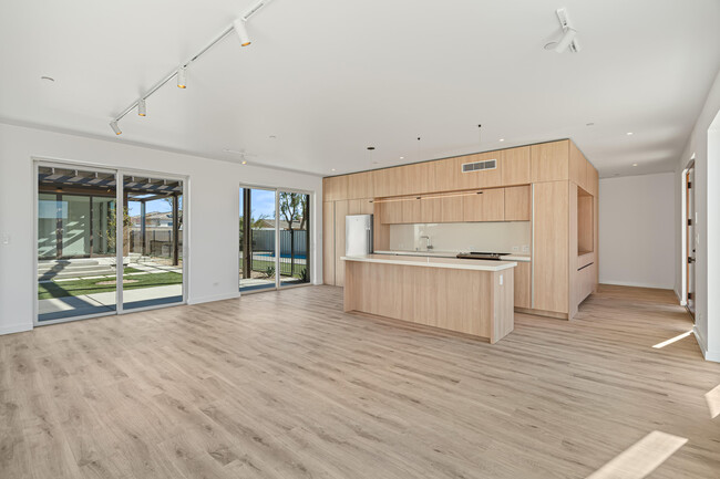 Building Photo - 13852 Scenic Crest Cir