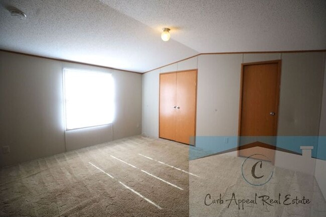 Building Photo - 3 bed / 2 bath mobile home - Nettleton