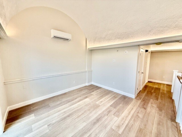 Building Photo - 220 Winthrop St