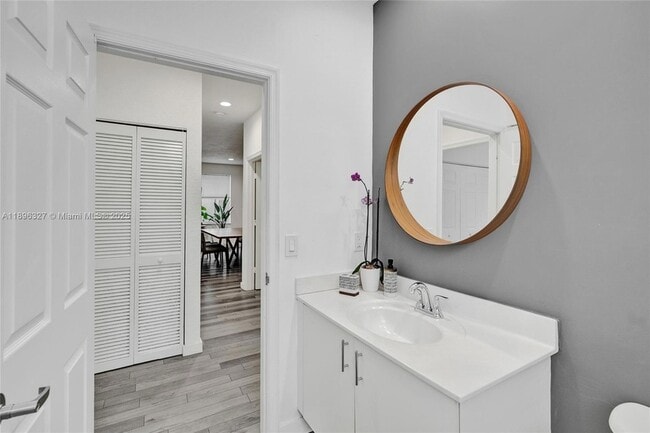 Building Photo - 1725 Winterberry Ln