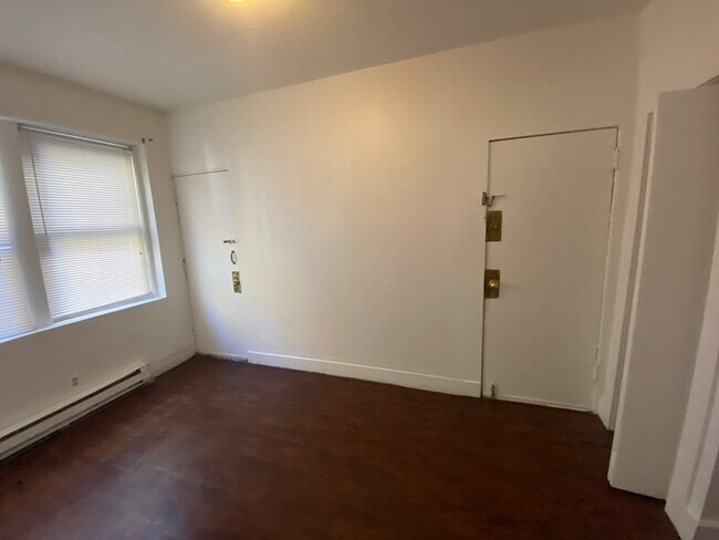Building Photo - 451 Norfolk St
