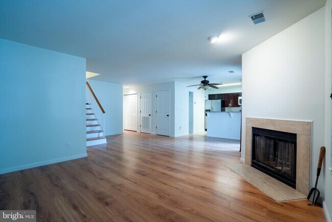 Building Photo - 12887 Grays Pointe Rd