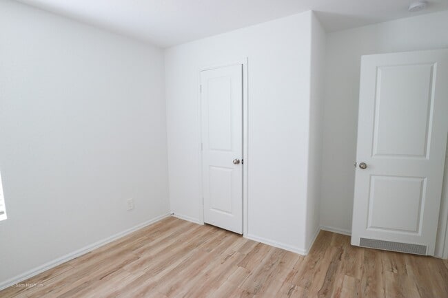 Building Photo - 21811 Hickory Spgs Ct