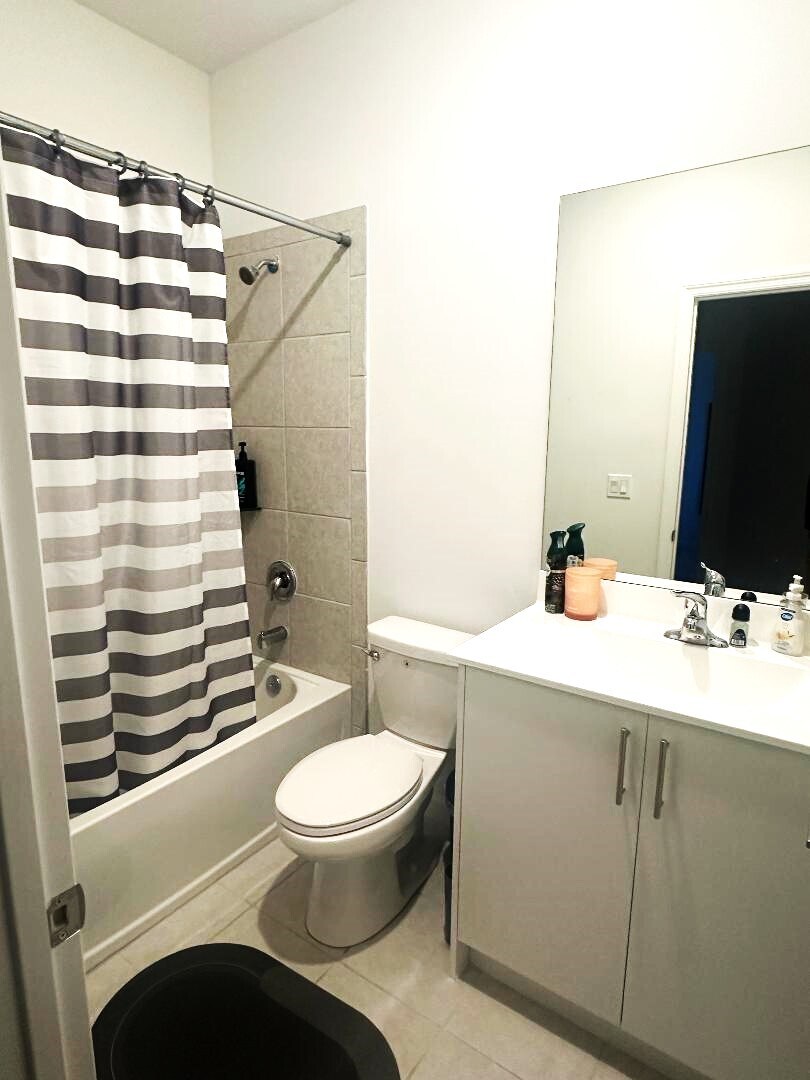 Full bath - 2761 NW 55th Way