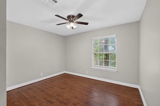 Building Photo - 1503 Shannon Valley Dr