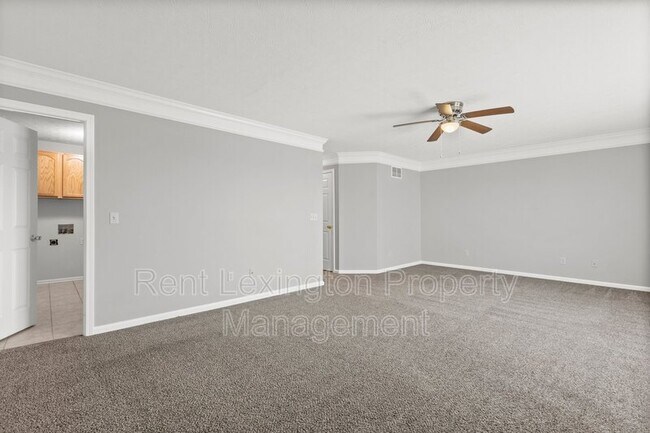 Building Photo - 1055 Duval St