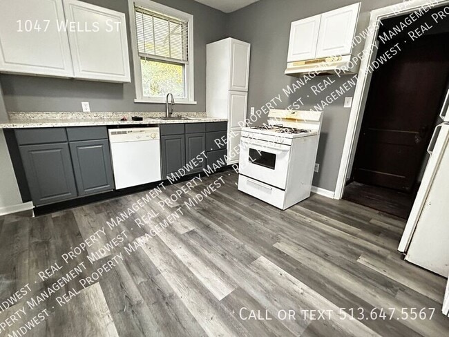 Building Photo - 1047 Wells St