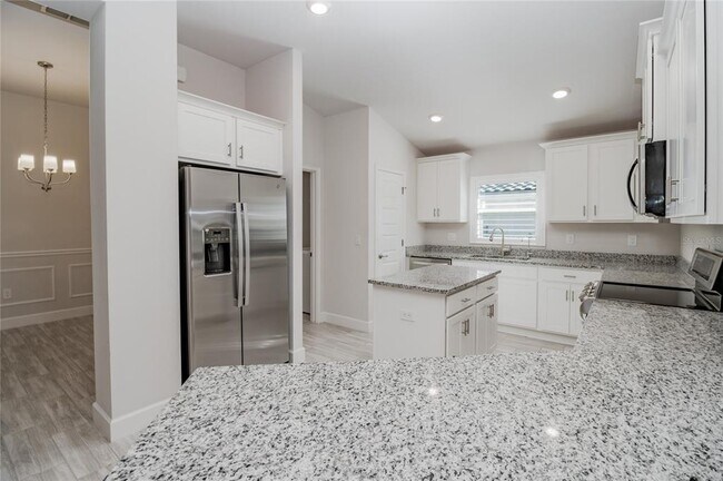 Building Photo - 4903 Vue Delac Pass