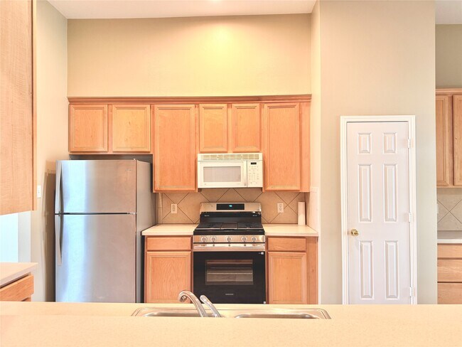 Building Photo - 16518 Wheatmill Ct