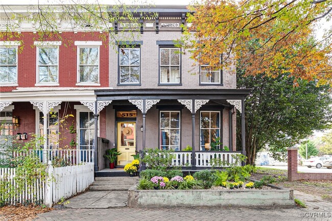 Primary Photo - 515 W Marshall St