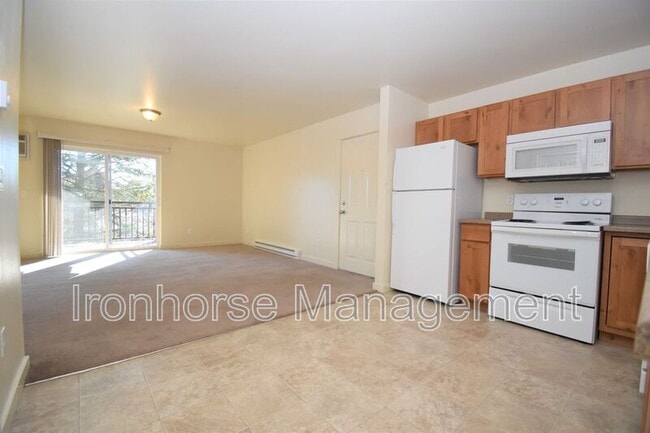Building Photo - 807 W Villard St