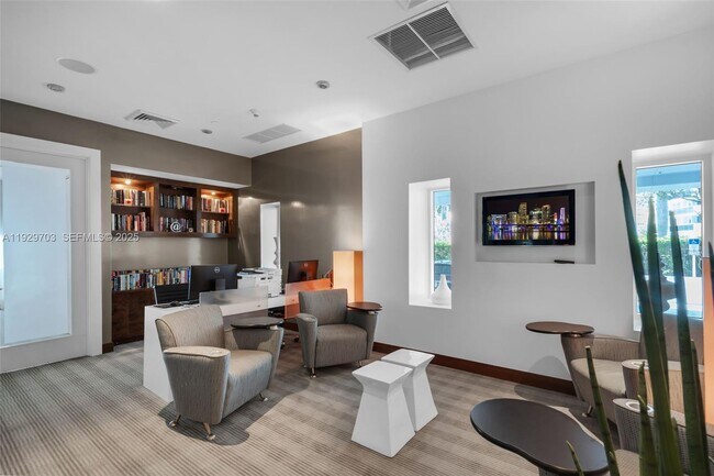 Building Photo - 2831 N Ocean Blvd