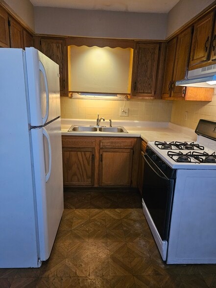 Building Photo - 105 College Park Ct