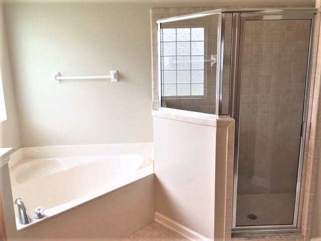 Building Photo - 636 Longcrest Ln