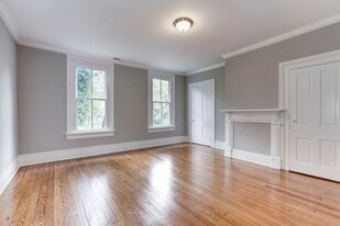 Building Photo - 212 W Montgomery Ave