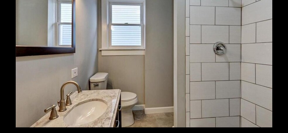 Building Photo - 2629 Campbell St