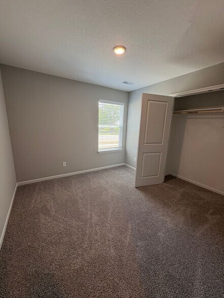 Building Photo - 620 Fall Meadow Ln