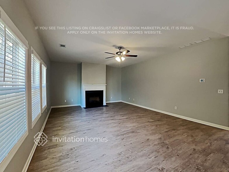 Building Photo - 4700 Ferncrest Pl