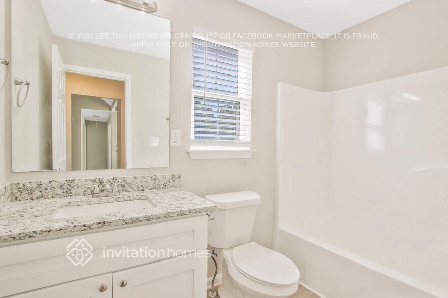 Building Photo - 5726 Graceland Dr SW