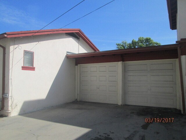 Building Photo - 906-908 EDITH AVE