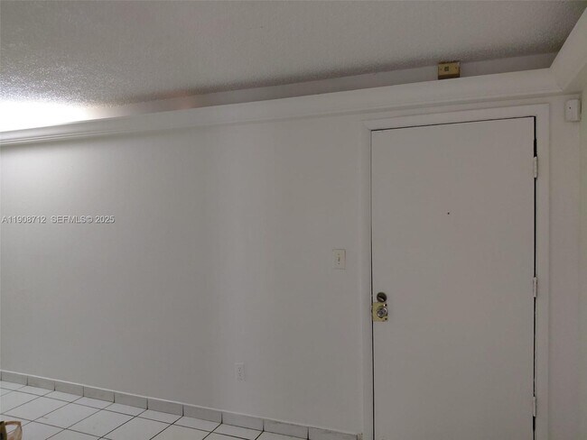 Building Photo - 5100 SW 41st St