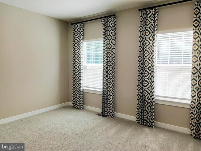 Building Photo - 116 Elmsley Ln