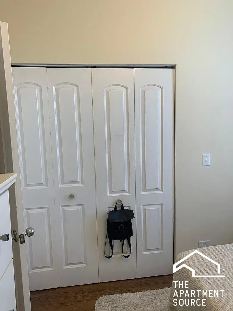 Building Photo - 1734 W Huron St