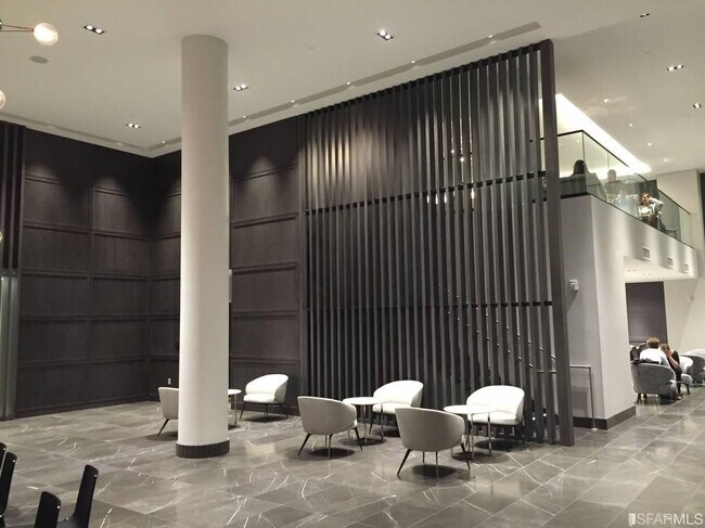 Building Photo - 338 Main St