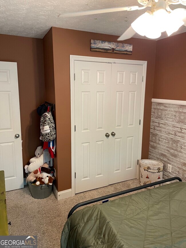 Building Photo - 453 Saddlebrook Trail