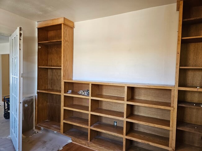 Building Photo - 735 Mt Whitney St