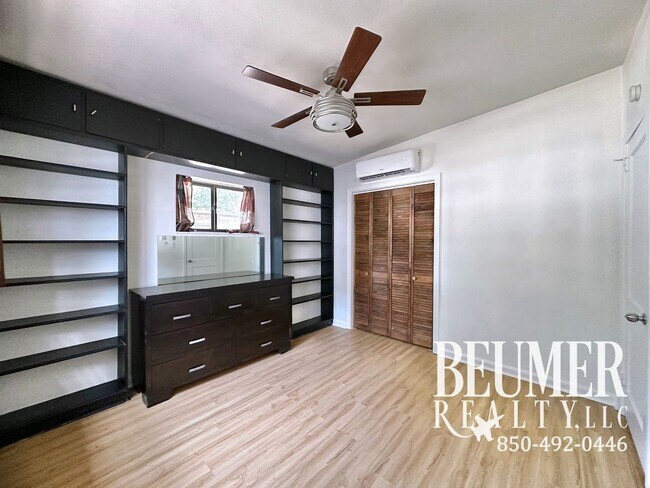 Building Photo - Charming Updated 2br/1ba Mid-Century Cottage