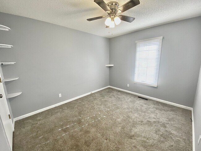 Building Photo - LEASING