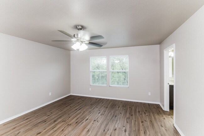 Building Photo - 11811 Dove Ranch
