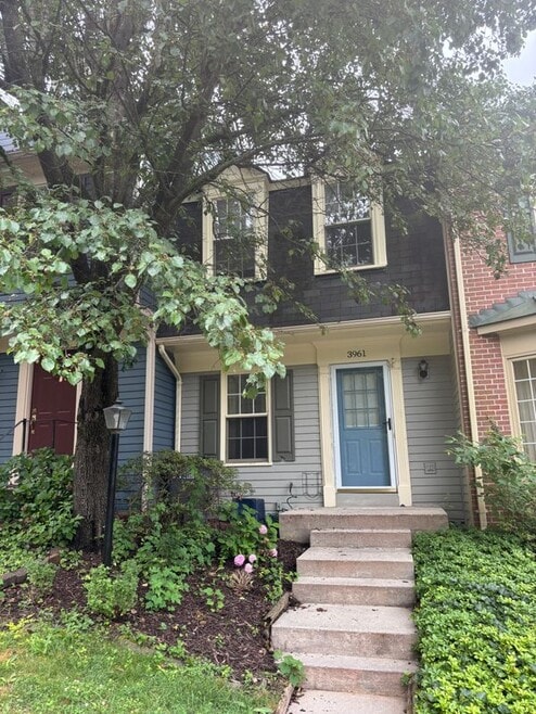 Building Photo - 3961 Conquest Ct
