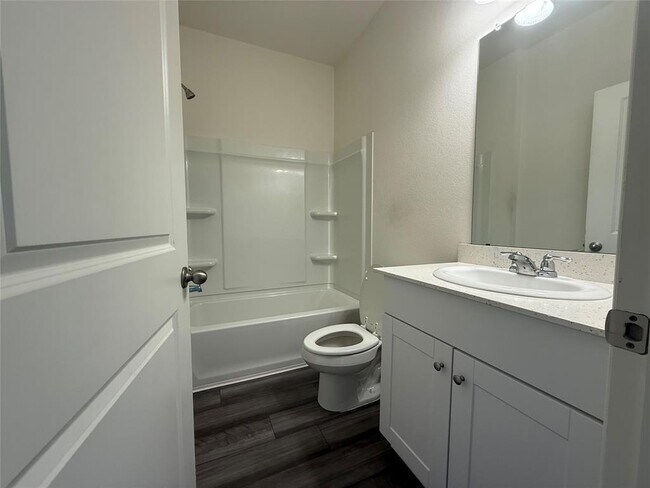Building Photo - 1049 Water Oak Ln