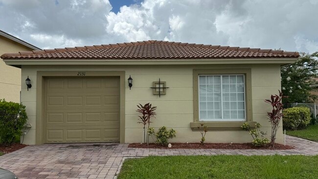Primary Photo - 2131 Newport Isles Blvd