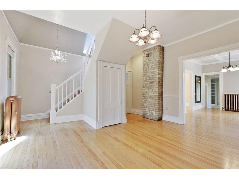 Living Room - 403 Dewey St