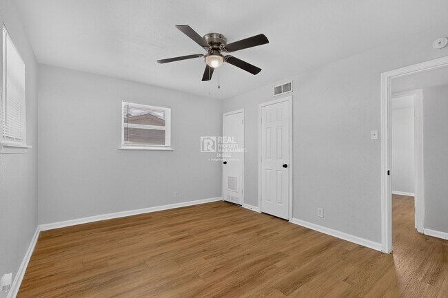 Building Photo - 1809 W Sanford St