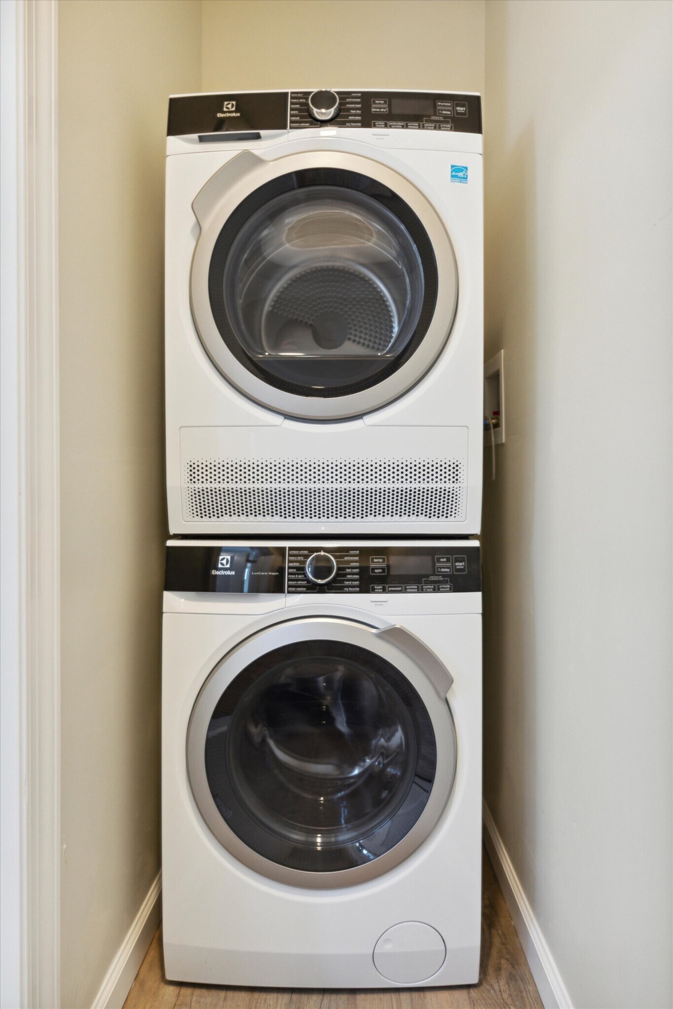 Building Photo - 75 W Ashland St