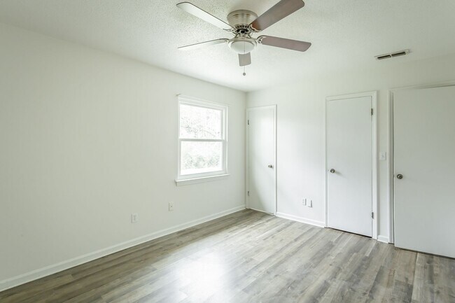 Building Photo - 5770-5772 Taggart Drive