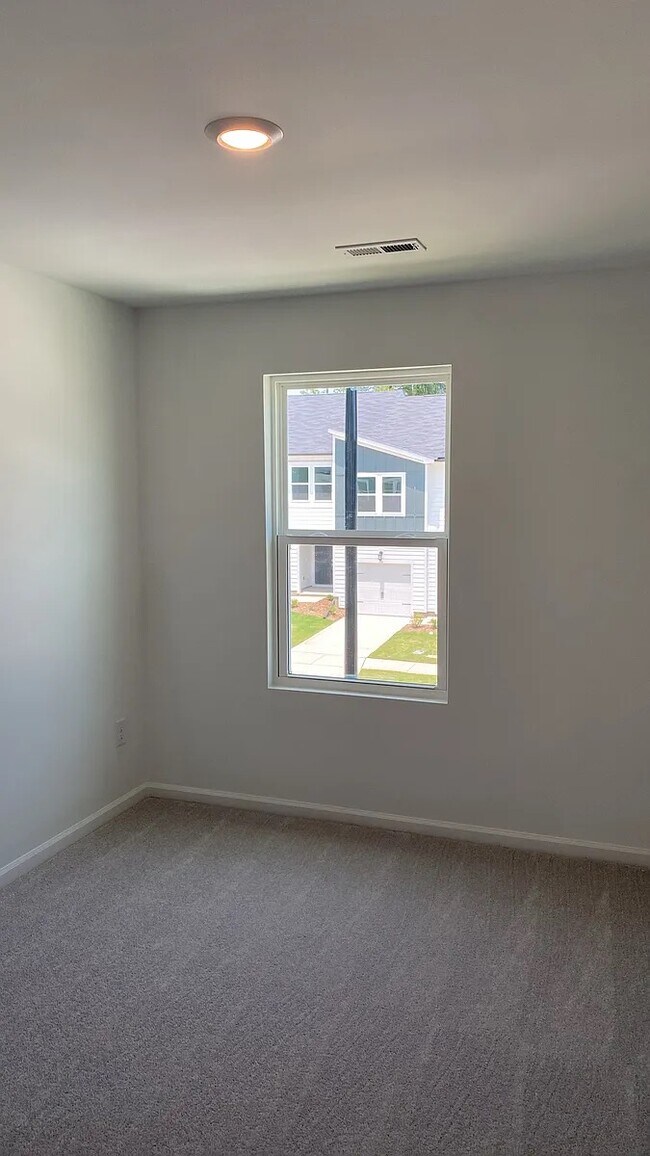 Building Photo - 3006 Vitner Dr